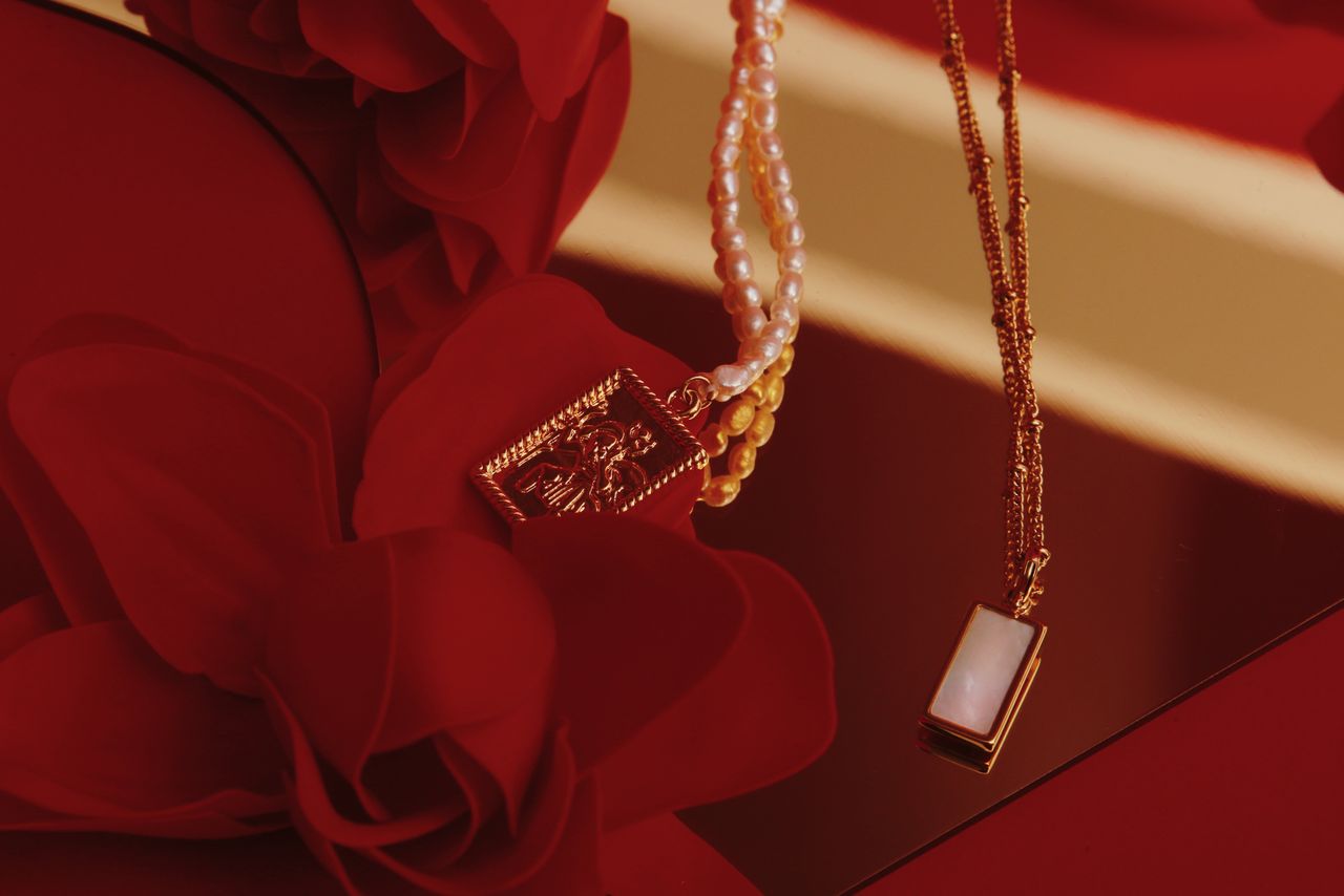Aster Pendant, 14k gold chain, white sapphire